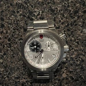 Victorinox swiss army quartz watch